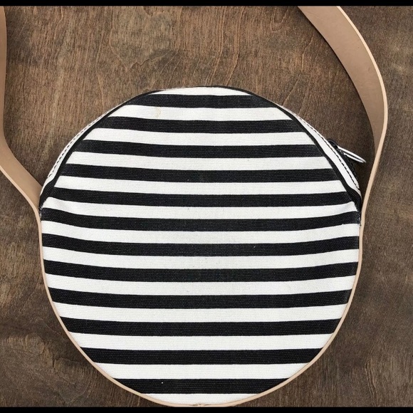 Kate Spade Saturday Crossbody purse circle stripes - Picture 3 of 7